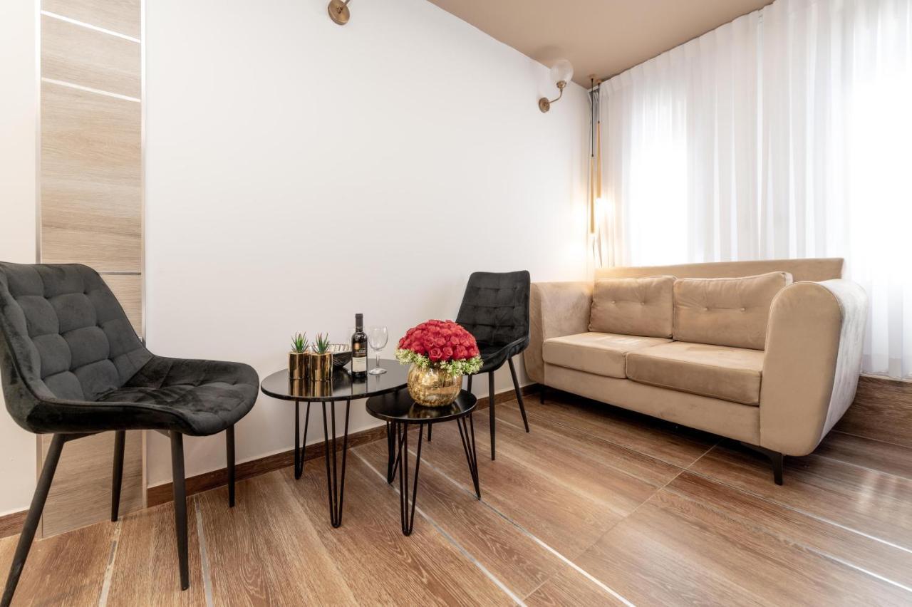 Colors Suites In Нетания Экстерьер фото