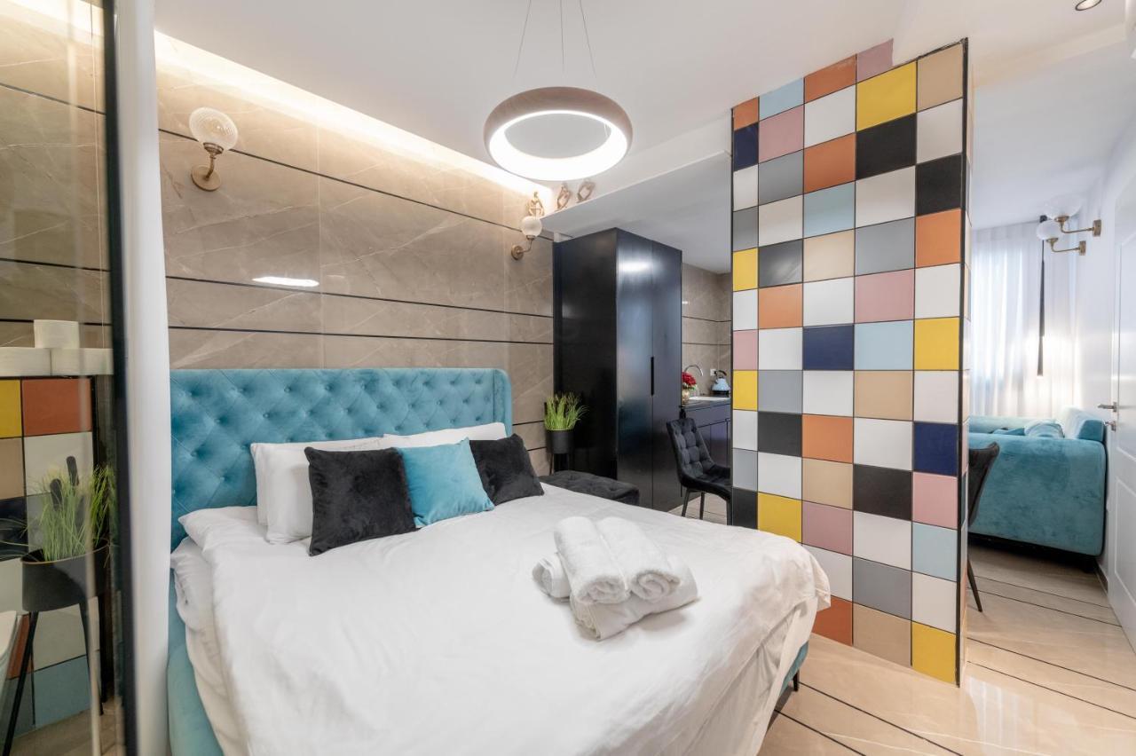 Colors Suites In Нетания Экстерьер фото
